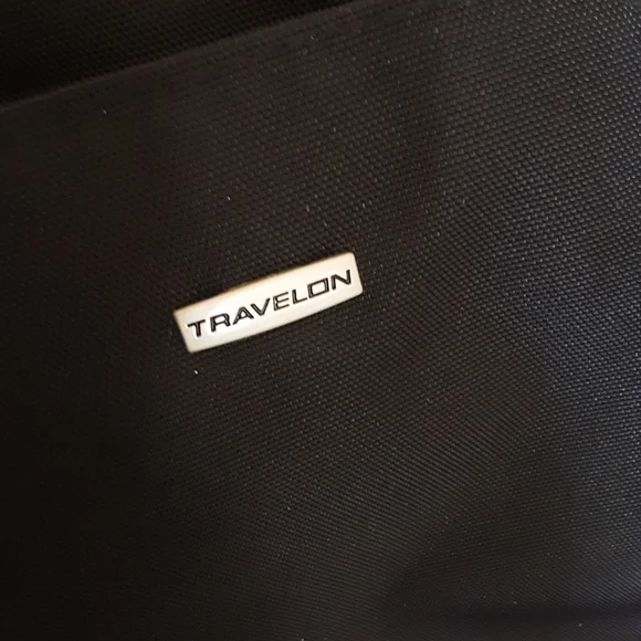Travelon Black Anti-Theft Classic Crossbody Bag - Picture 2 of 13